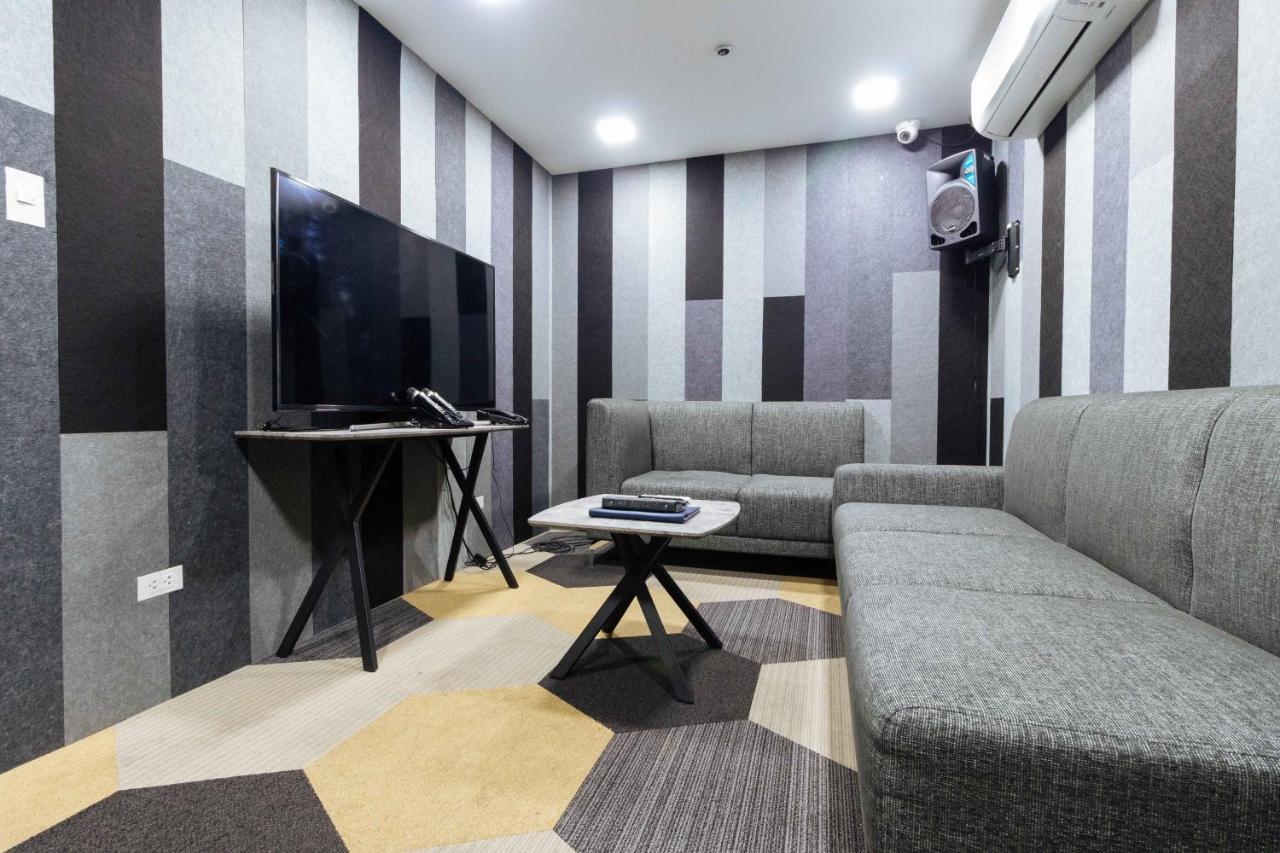 Reddoorz Premium @ South Triangle Quezon City Exterior foto