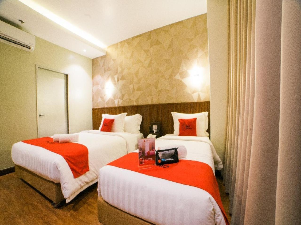 Reddoorz Premium @ South Triangle Quezon City Exterior foto