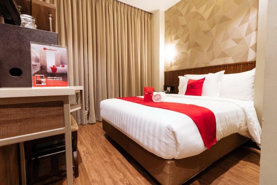 Reddoorz Premium @ South Triangle Quezon City Exterior foto